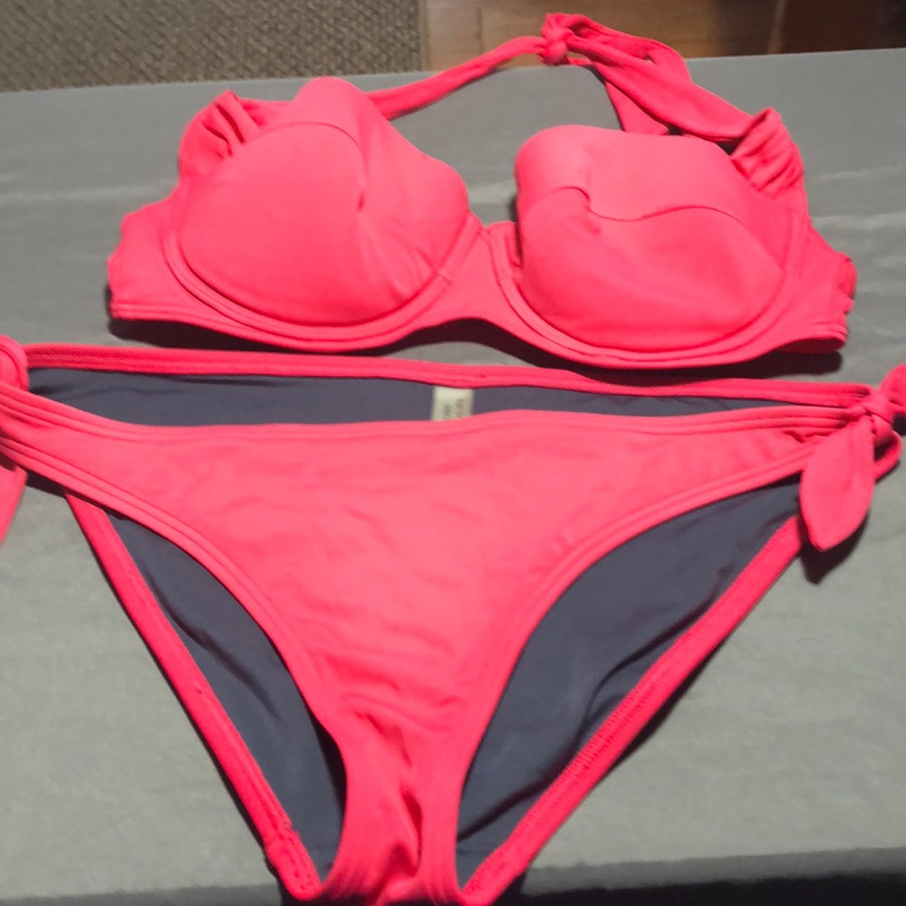 Victoria’s Secret bikini suit halter 36c sexy swim
